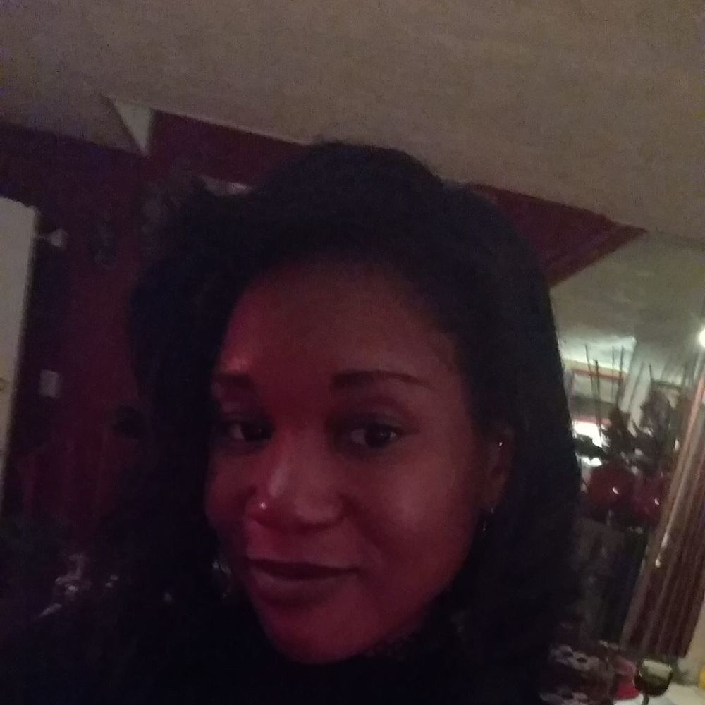 Meet your Posher, Adrienne